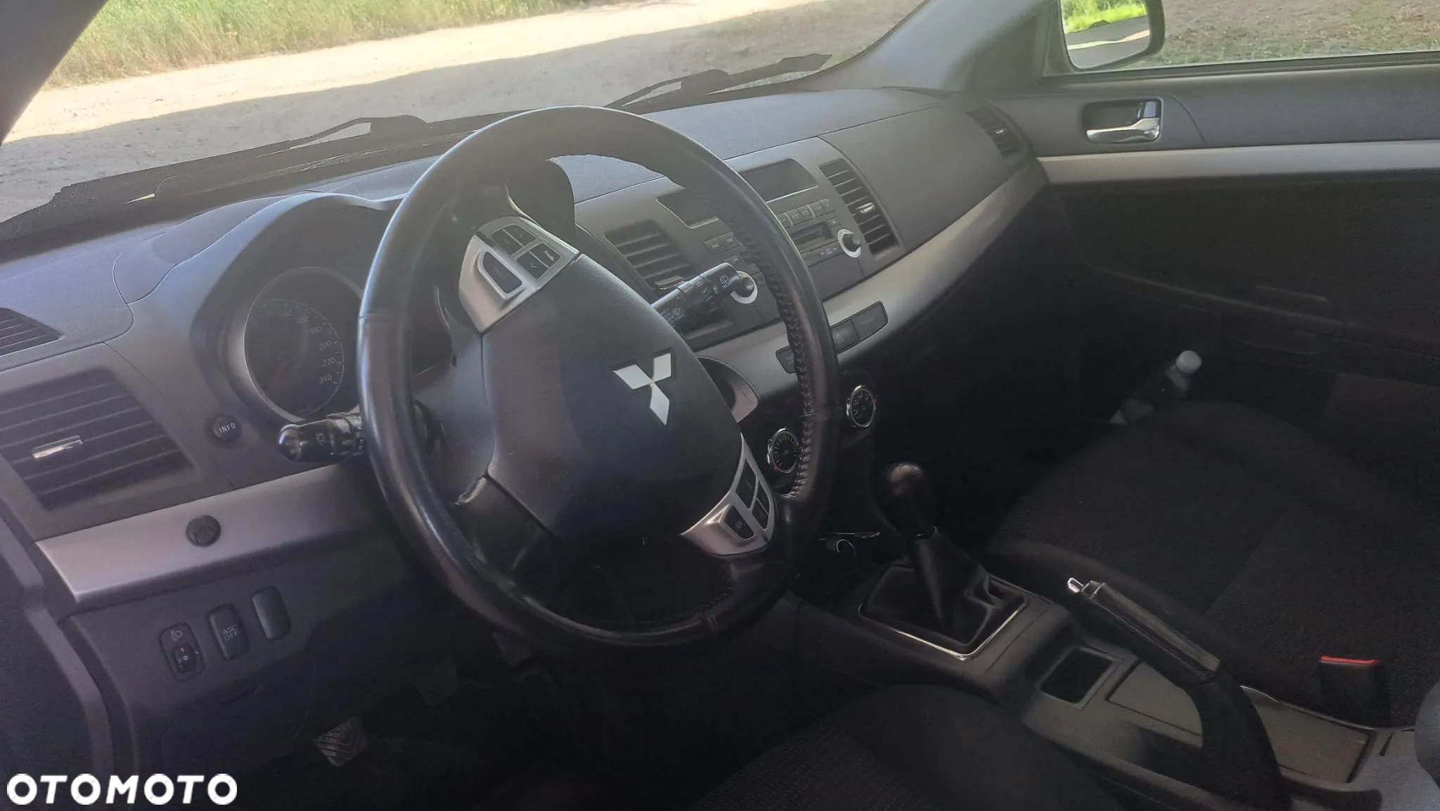 Mitsubishi Lancer 1.8 Invite - 8