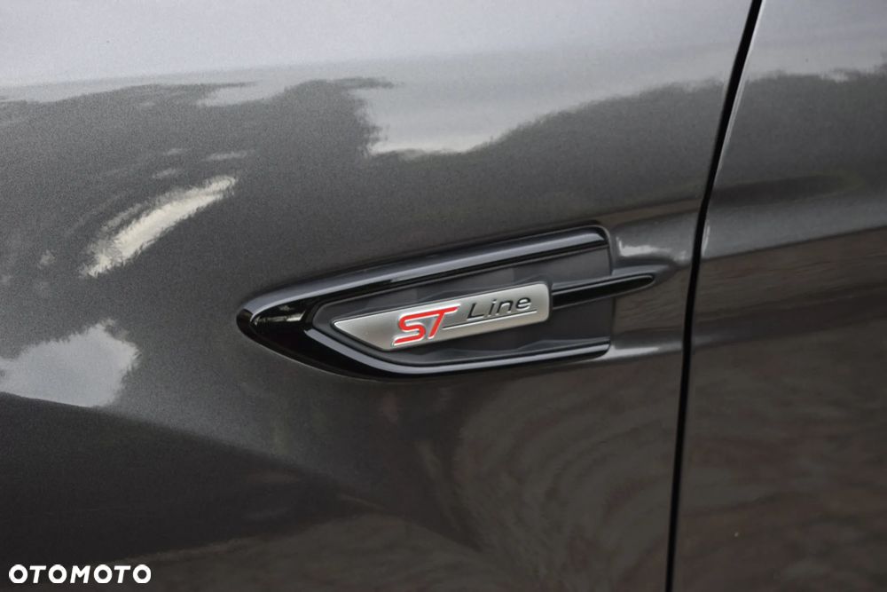 Ford Kuga 1.5 EcoBoost 2x4 ST-Line - 4
