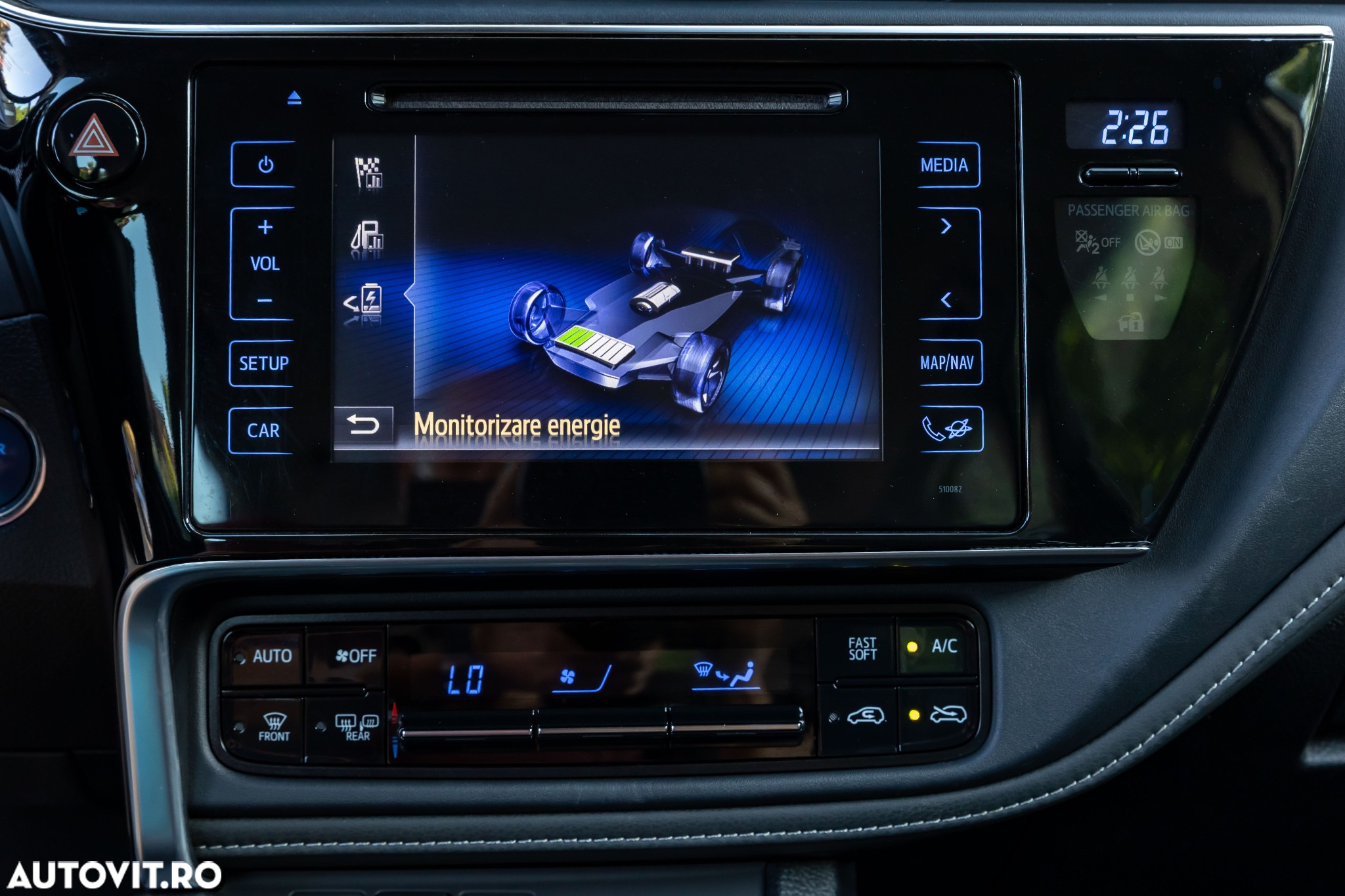 Toyota Auris 1.8 L VVT-i Hybrid Sol - 22