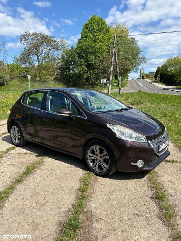 Peugeot 208 - 3