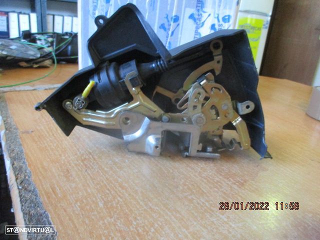 Fecho 2027330208 MERCEDES W202 1996 TD MANUAL - 1