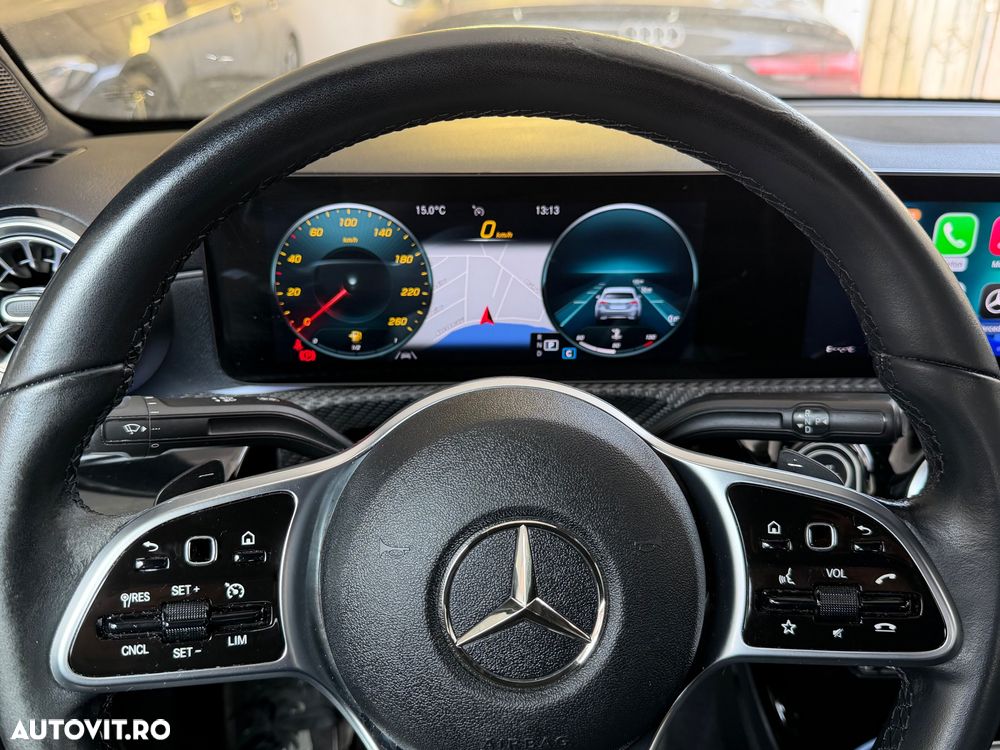 Mercedes-Benz A 180 Sedan 7G-DCT - 32