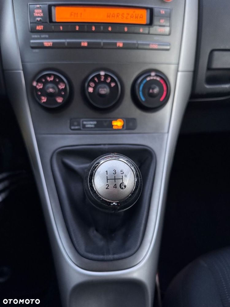 Toyota Auris 1.4 VVT-i Luna - 22