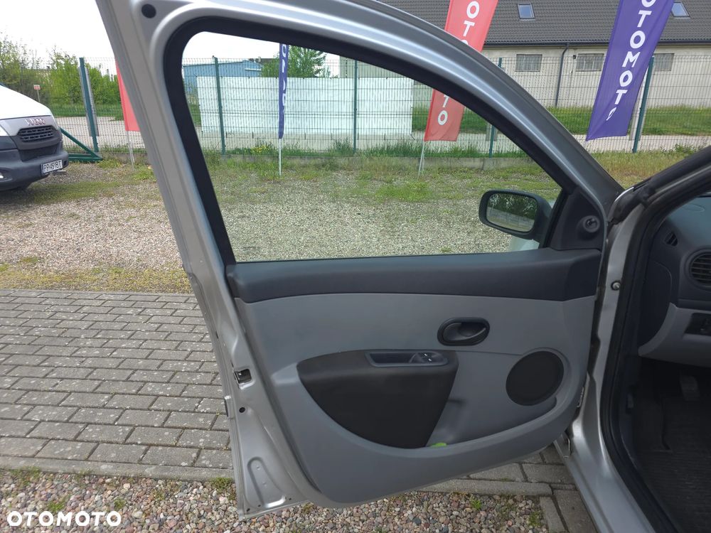 Renault Clio 1.4 16V Expression - 18