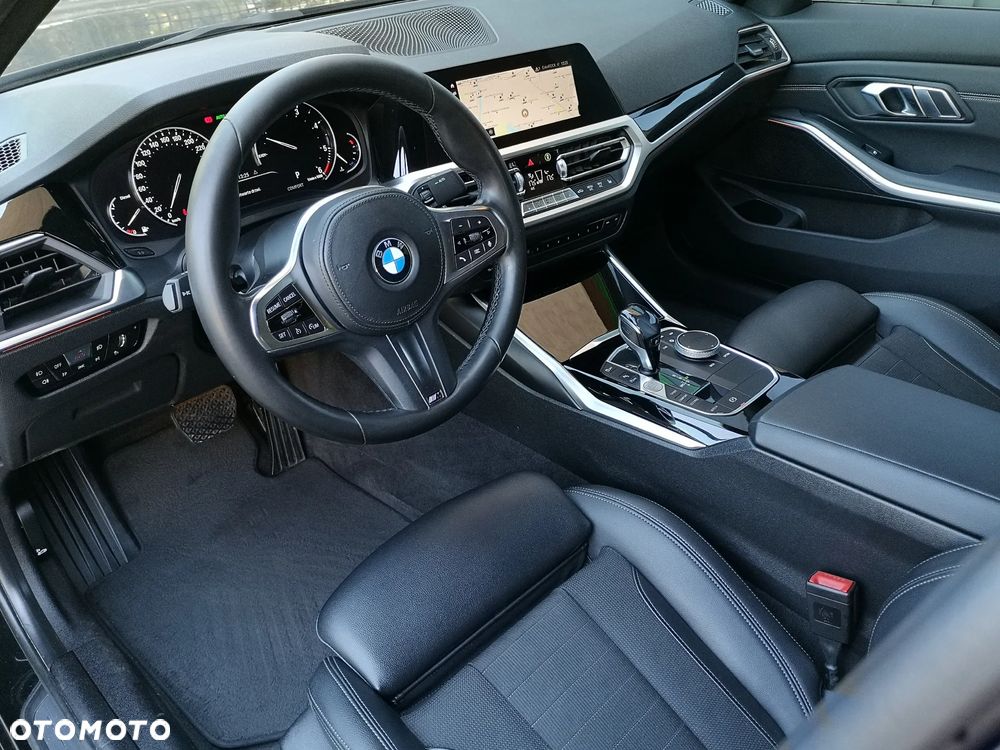 BMW Seria 3 318d M Sport - 12