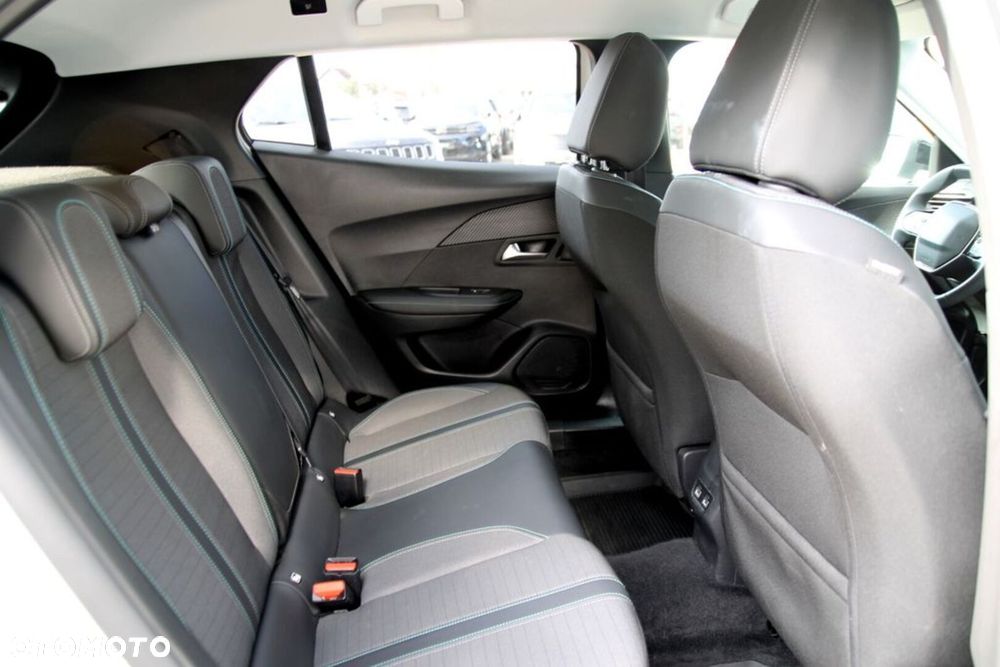 Peugeot 2008 1.2 PureTech Allure S&S EAT8 - 30