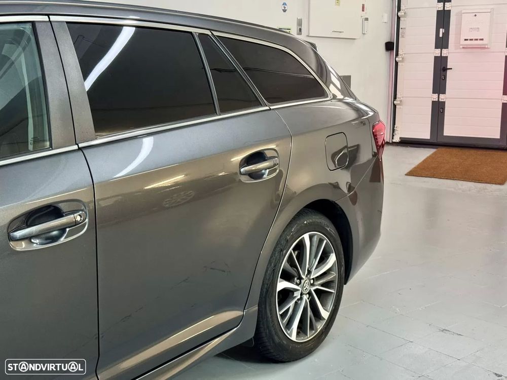 Toyota Avensis Touring Sports 2.0 D-4D Luxury+GPS - 14
