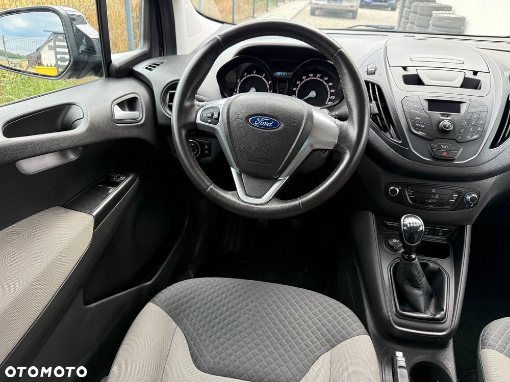 Ford Transit Courier - 22
