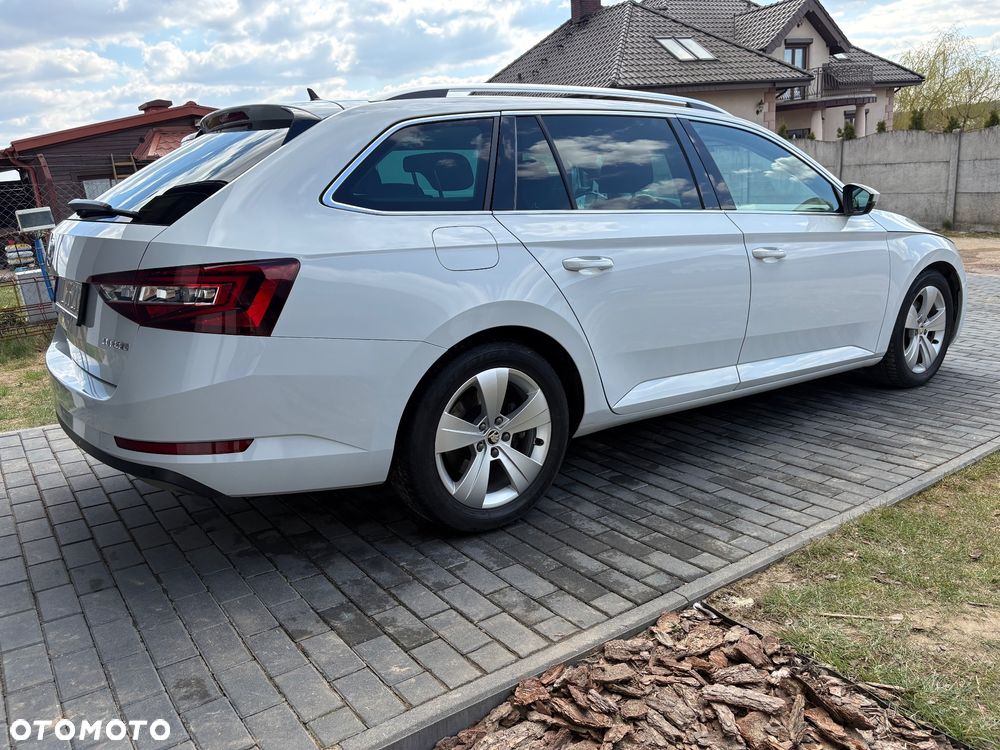 Skoda Superb 2.0 TDI Ambition DSG - 5