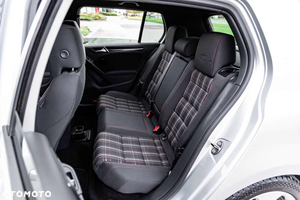 Volkswagen Golf 2.0 GTI - 19