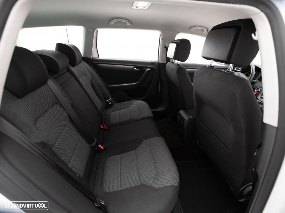 VW Passat Variant - 10