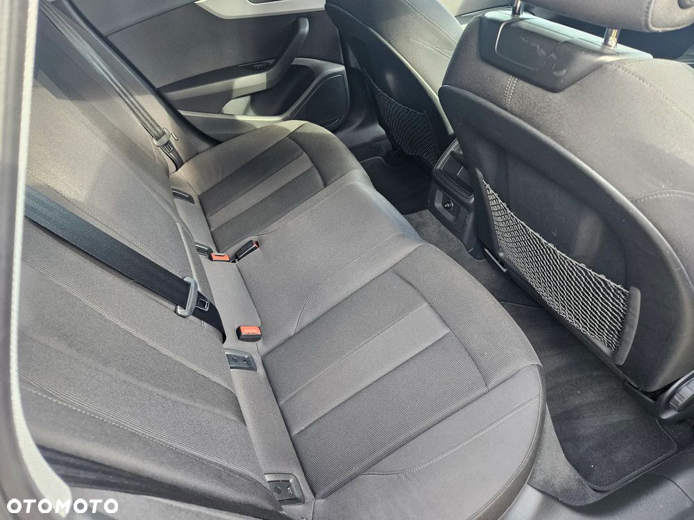 Audi A4 Avant 40 TFSI S tronic S line - 26