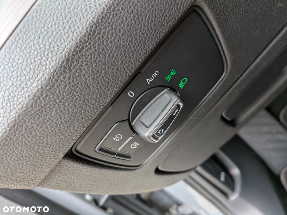 Volkswagen Passat 2.0 TDI SCR DSG - 17