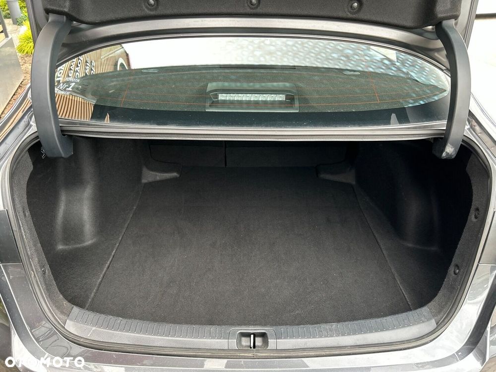 Toyota Corolla 1.8 Hybrid Comfort - 24