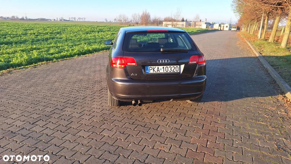 Audi A3 Sportback 1.8 TFSI Ambiente - 4
