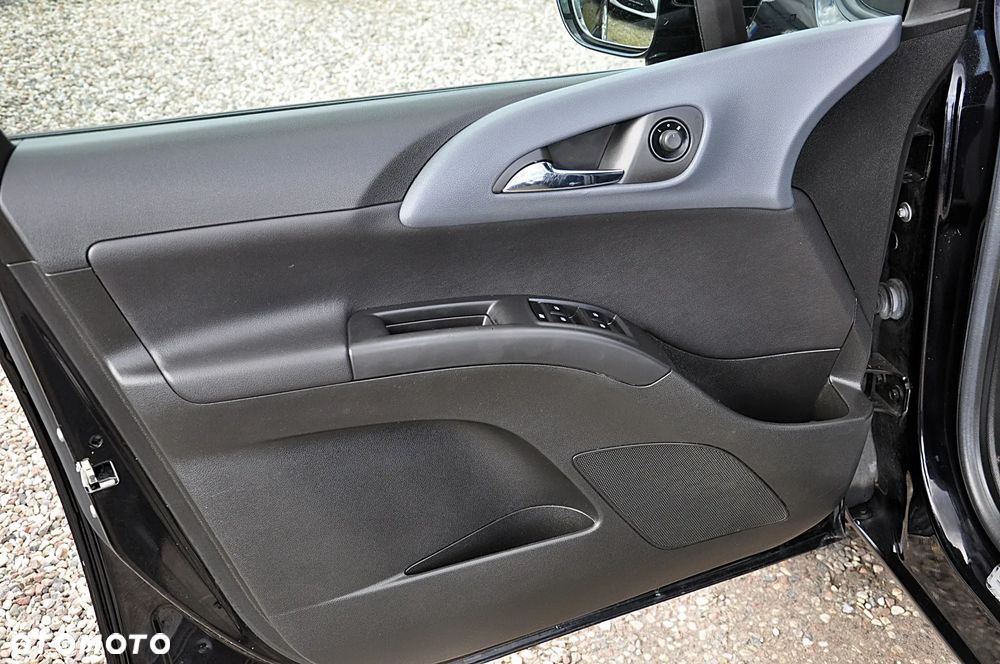 Opel Meriva 1.4 Innovation - 19