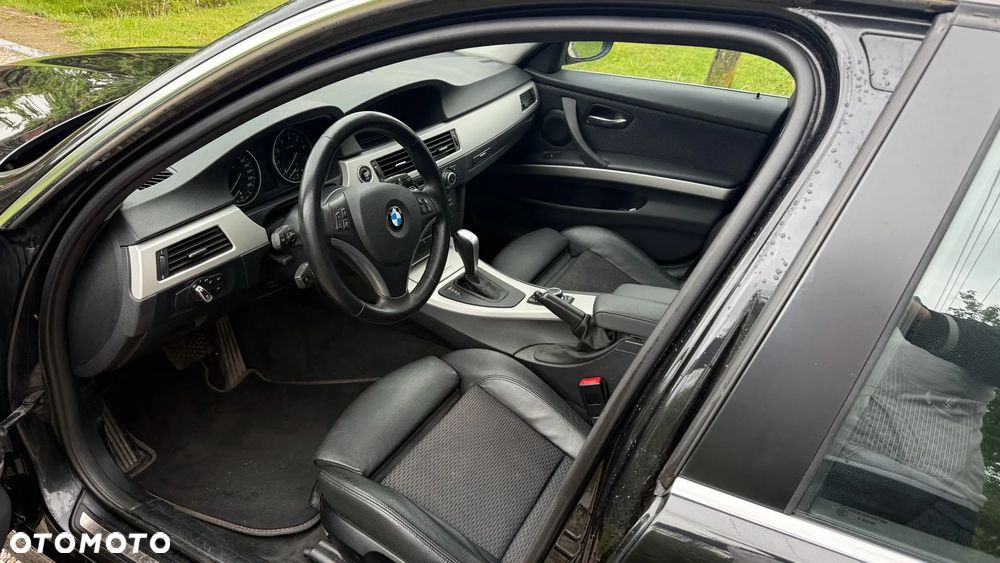 BMW Seria 3 325i xDrive Edition Exclusive - 9