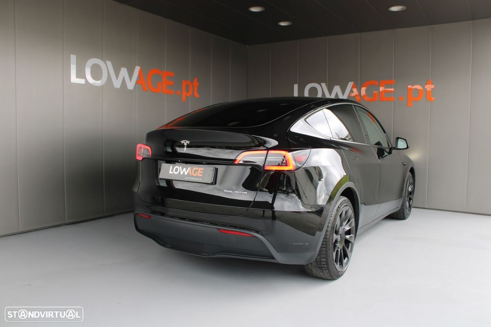 Tesla Model Y Long Range Dual Motor AWD - 34