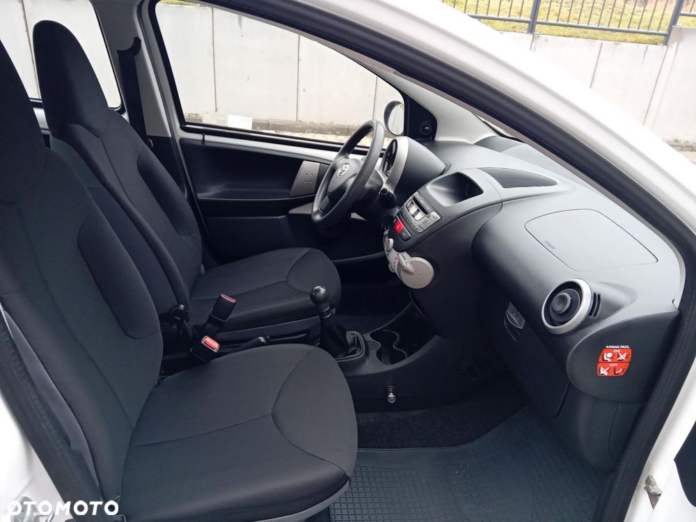 Toyota Aygo - 10