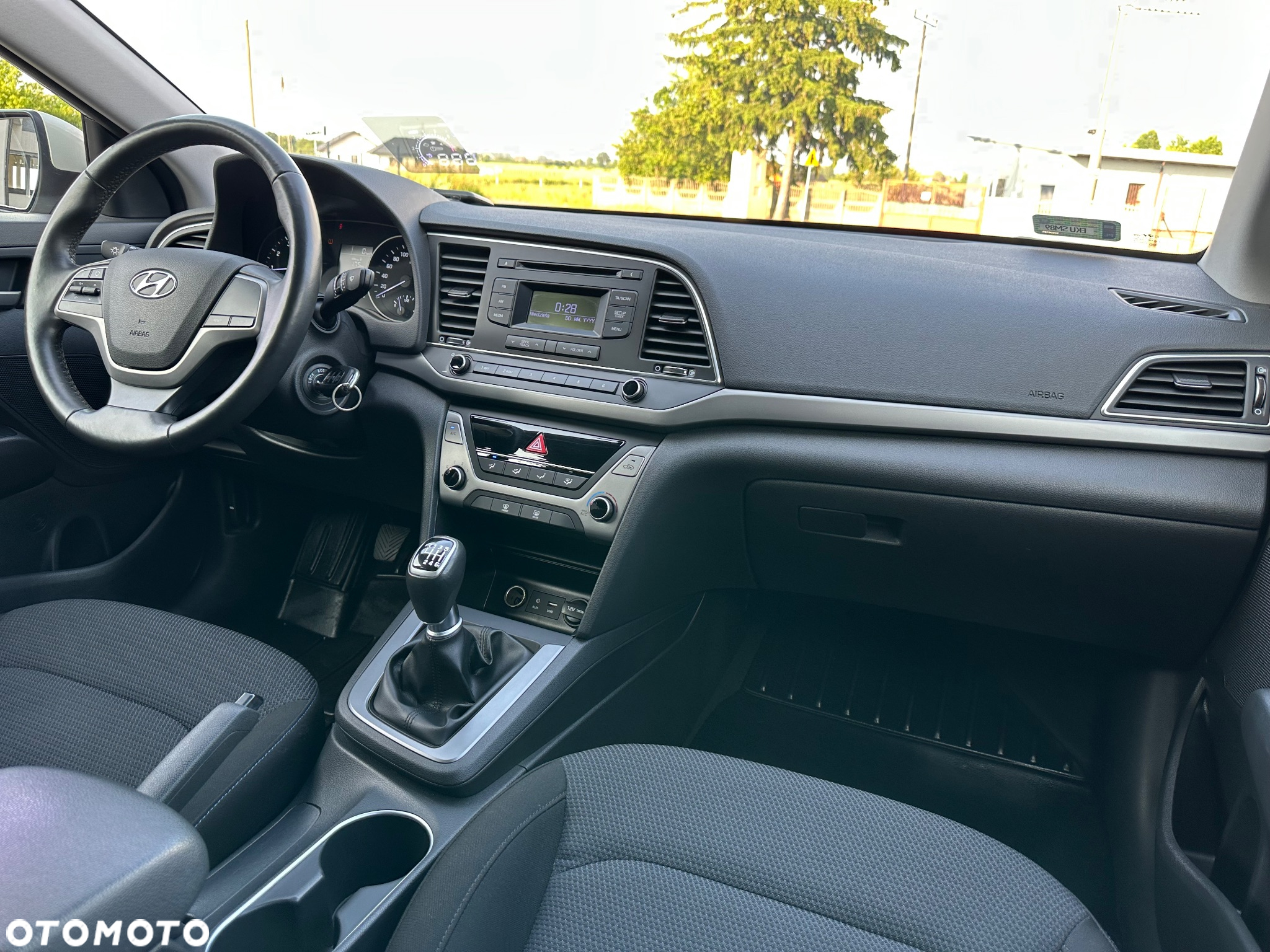 Hyundai Elantra 1.6 Comfort - 21
