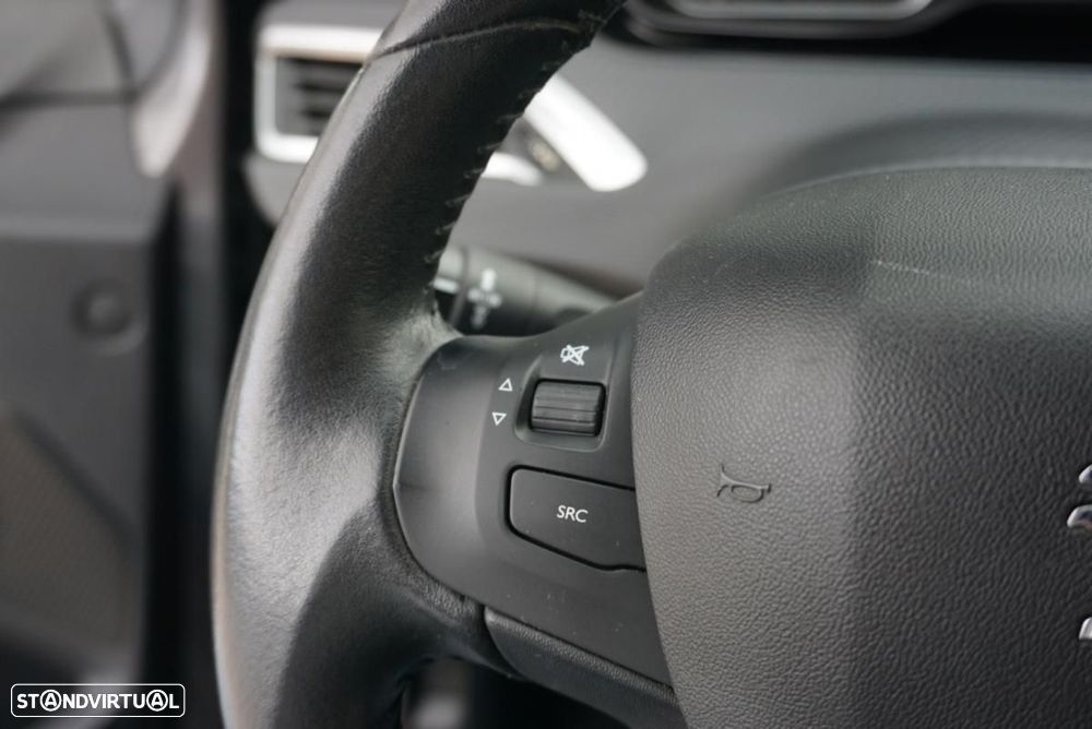 Peugeot 2008 1.6 BlueHDi Allure - 34