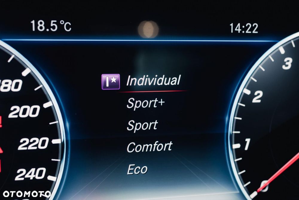 Mercedes-Benz Klasa E 200 4-Matic 9G-TRONIC - 30