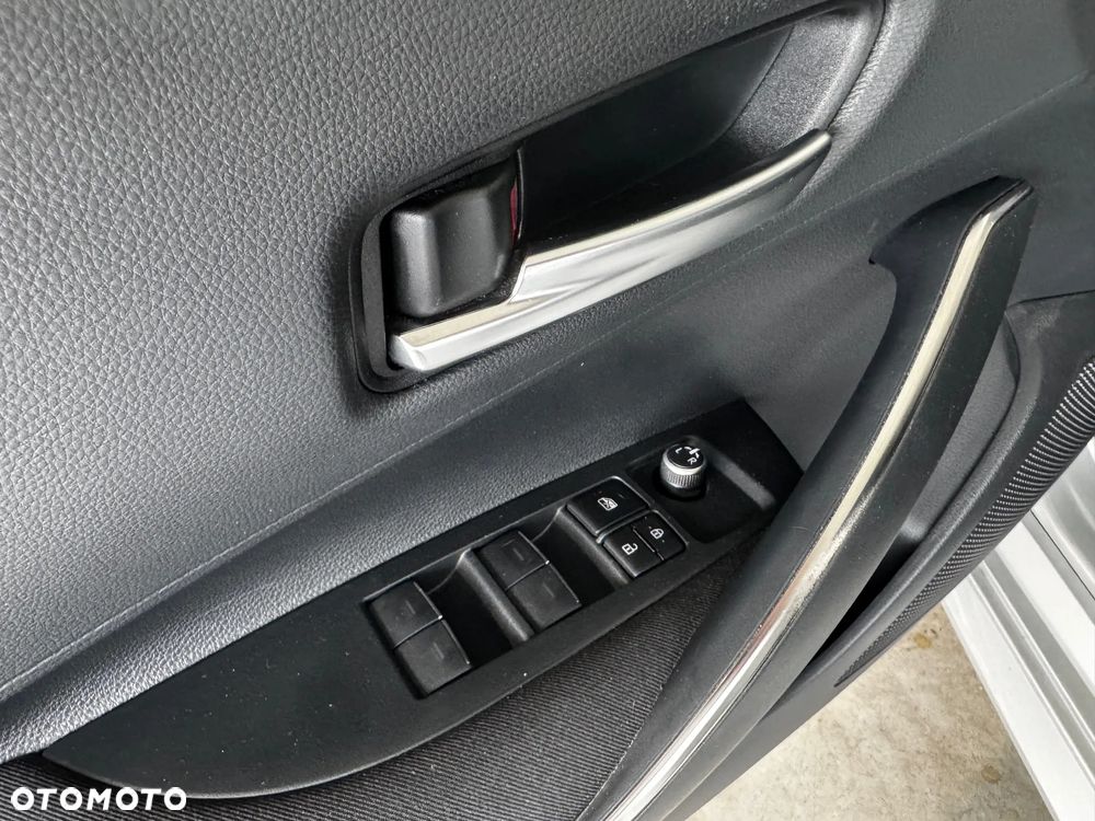 Toyota Corolla 1.8 Hybrid Comfort - 12