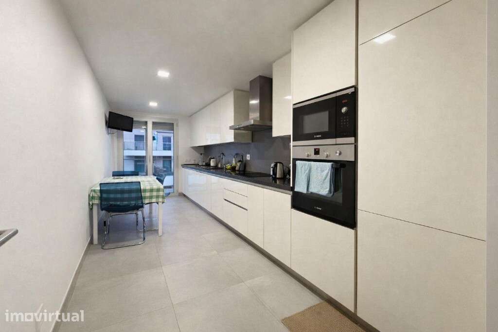 Apartamento T2 com garagem em zona da Quinta da Portela, Coimbra - Grande imagem: 4/10