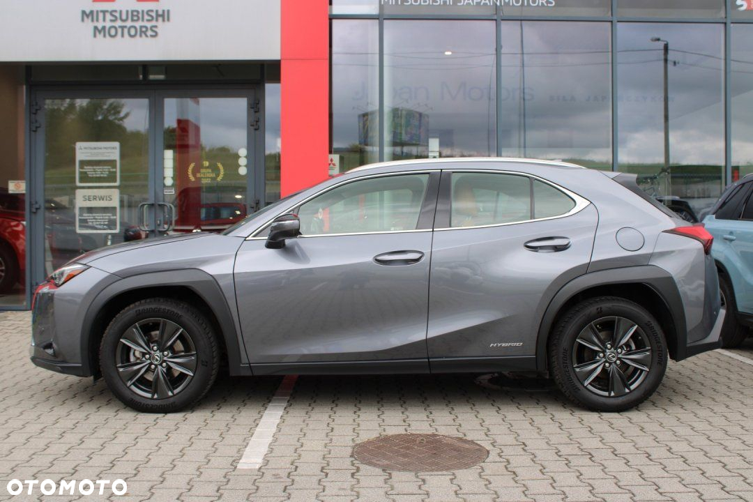 Lexus UX - 8