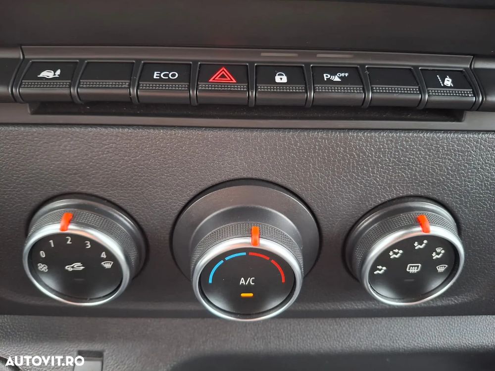 Renault Master 2.3 Blue dCi 135 TT Furgon CD 3,5t L3H2 9 m3 - 15