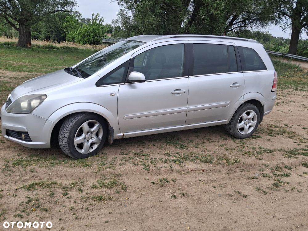 Opel Zafira - 2