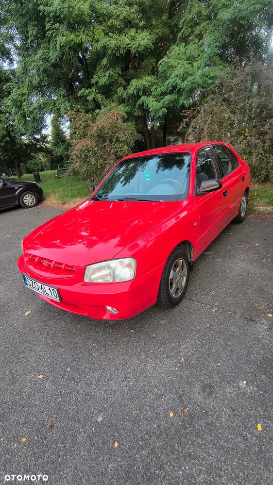 Hyundai Accent - 1