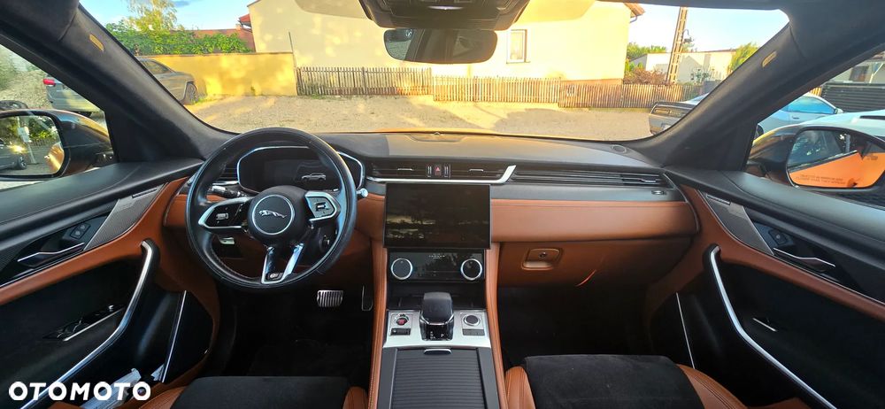 Jaguar F-Pace AWD SVR - 21