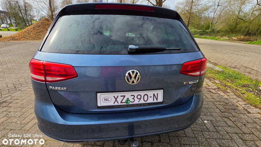 Volkswagen Passat - 33