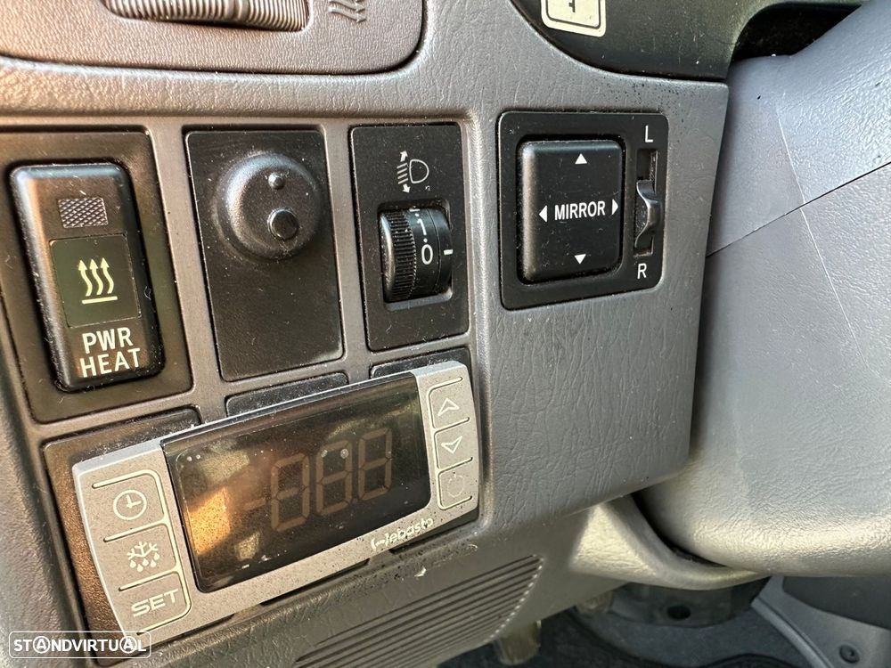 Toyota HiAce 2.5 D-4D Curto 2.8T AC - 15