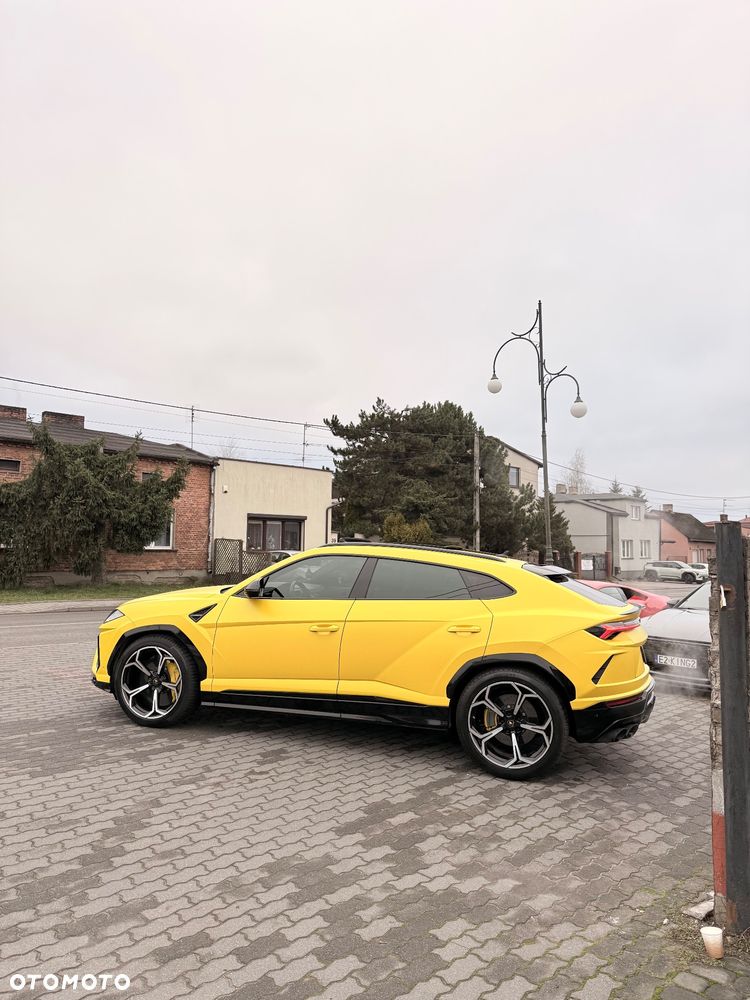 Lamborghini Urus - 4