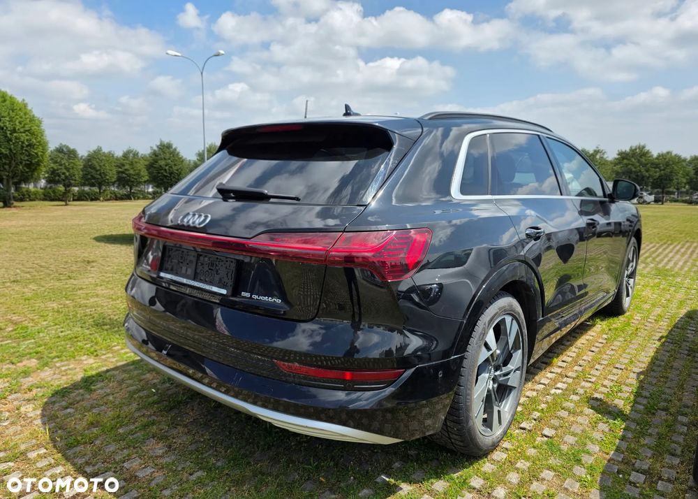 Audi e-tron 55 quattro - 6