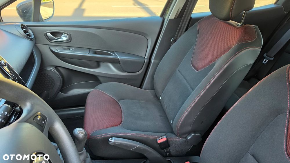 Renault Clio 1.2 16V 75 Life - 14