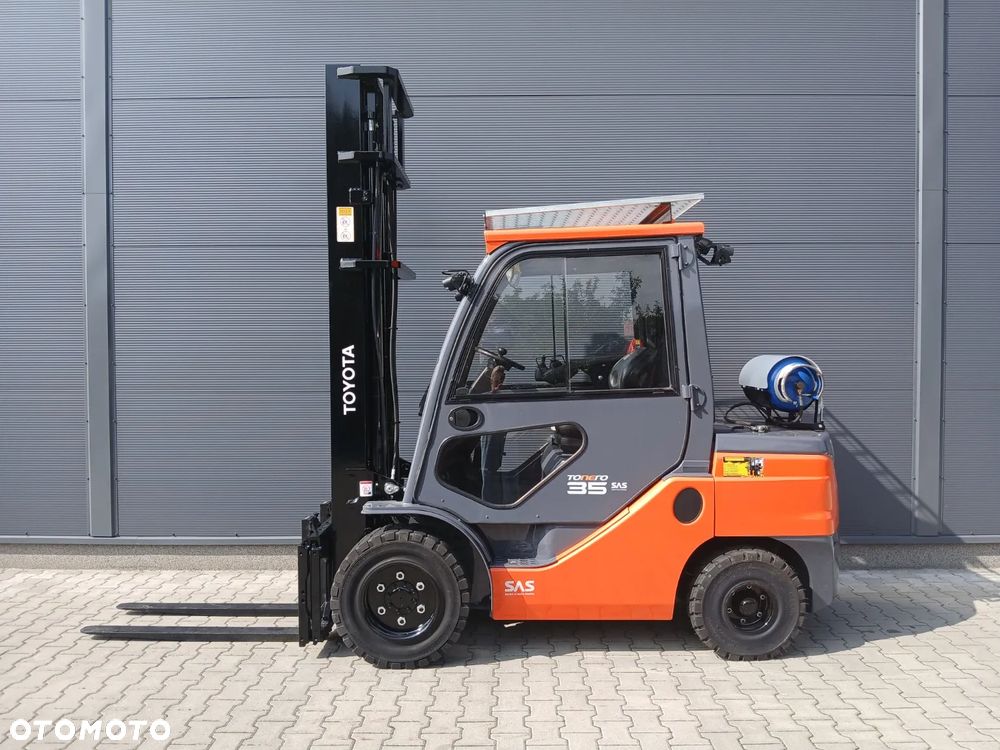 Toyota 02-8FGJF35 - 9
