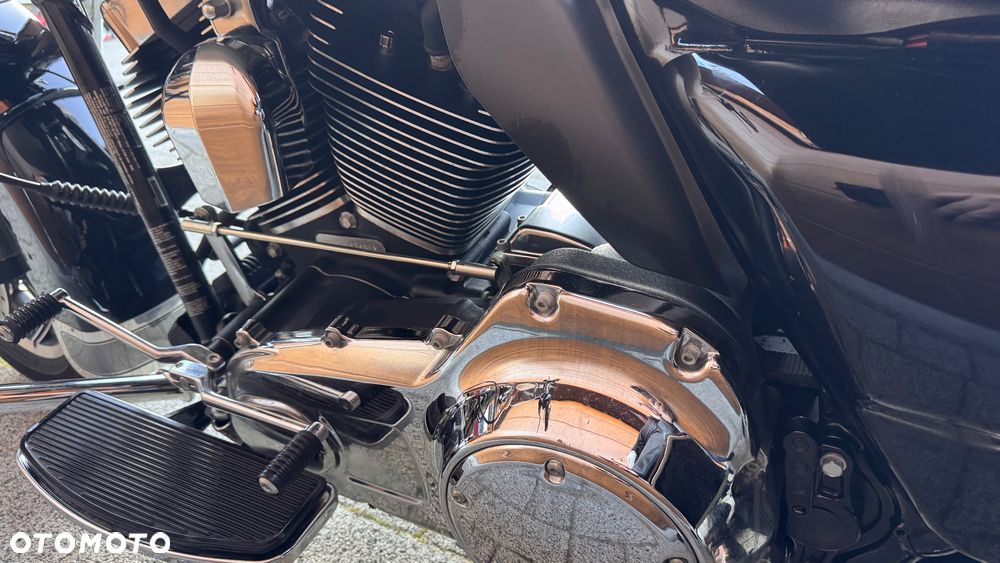 Harley-Davidson Touring Road King - 13