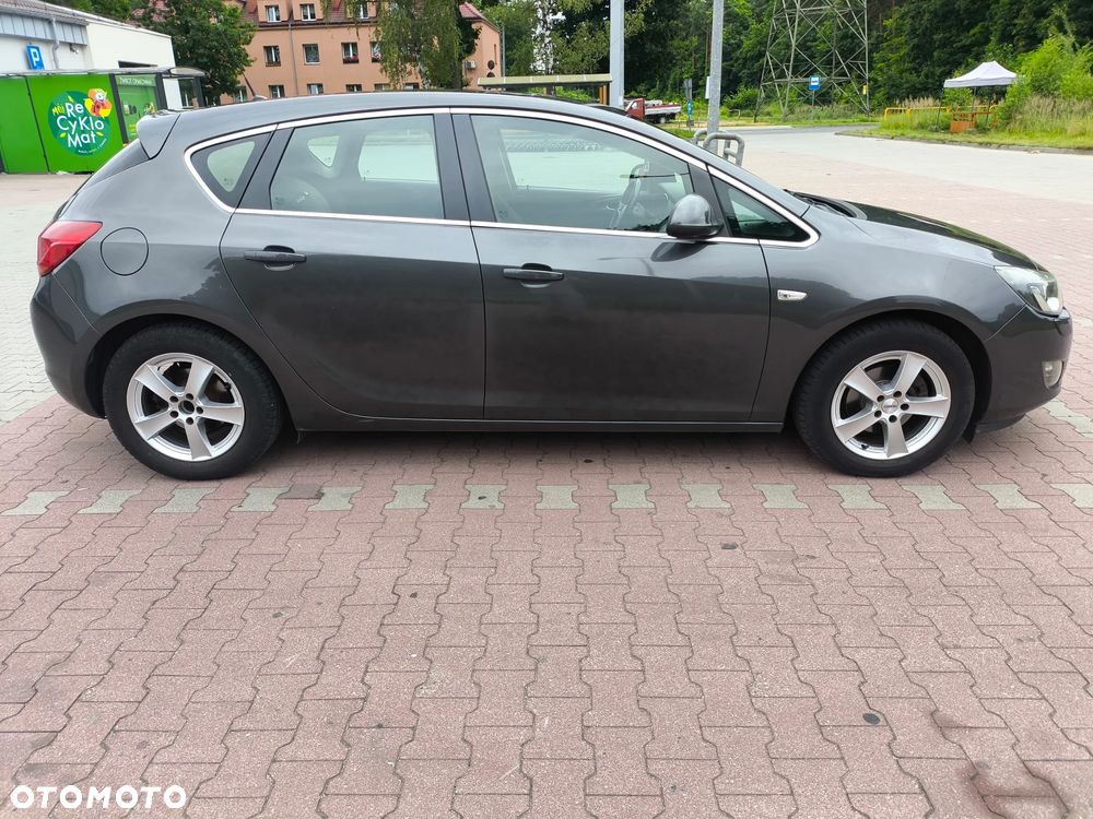 Opel Astra 1.6 Innovation - 4