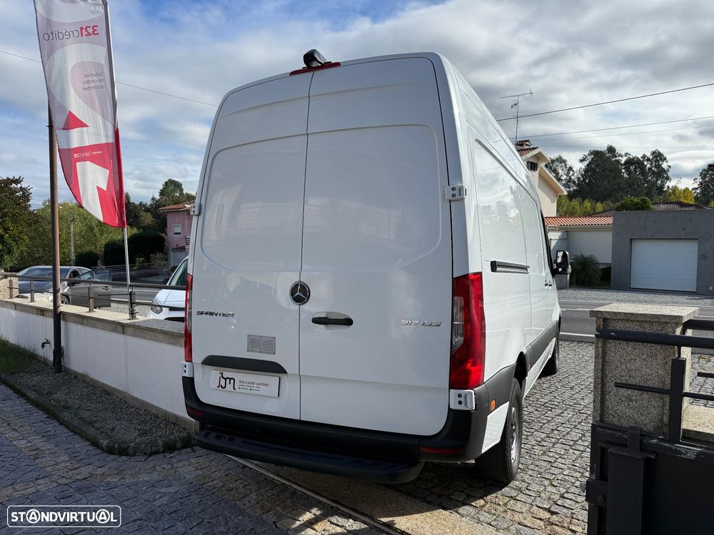 Mercedes-Benz Sprinter 317 - 4