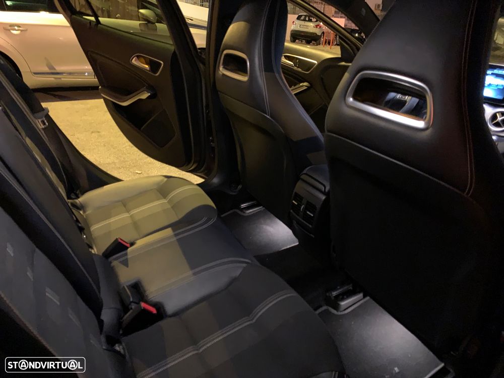 Mercedes-Benz GLA 200 d Urban Aut. - 9