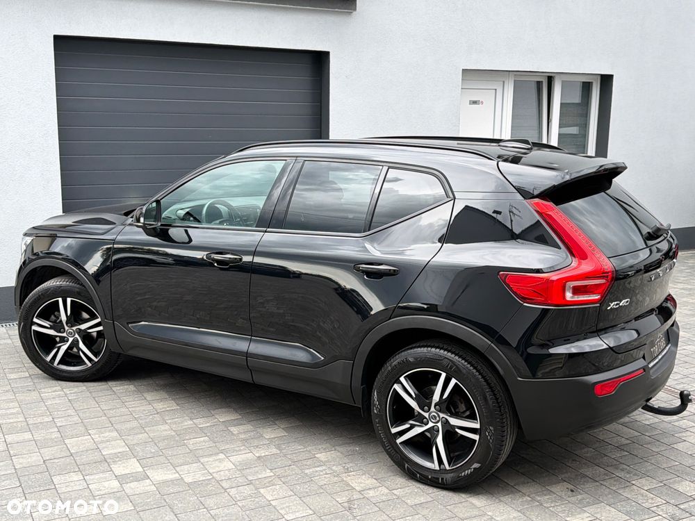 Volvo XC 40 B3 B DKG Ultra Dark - 16