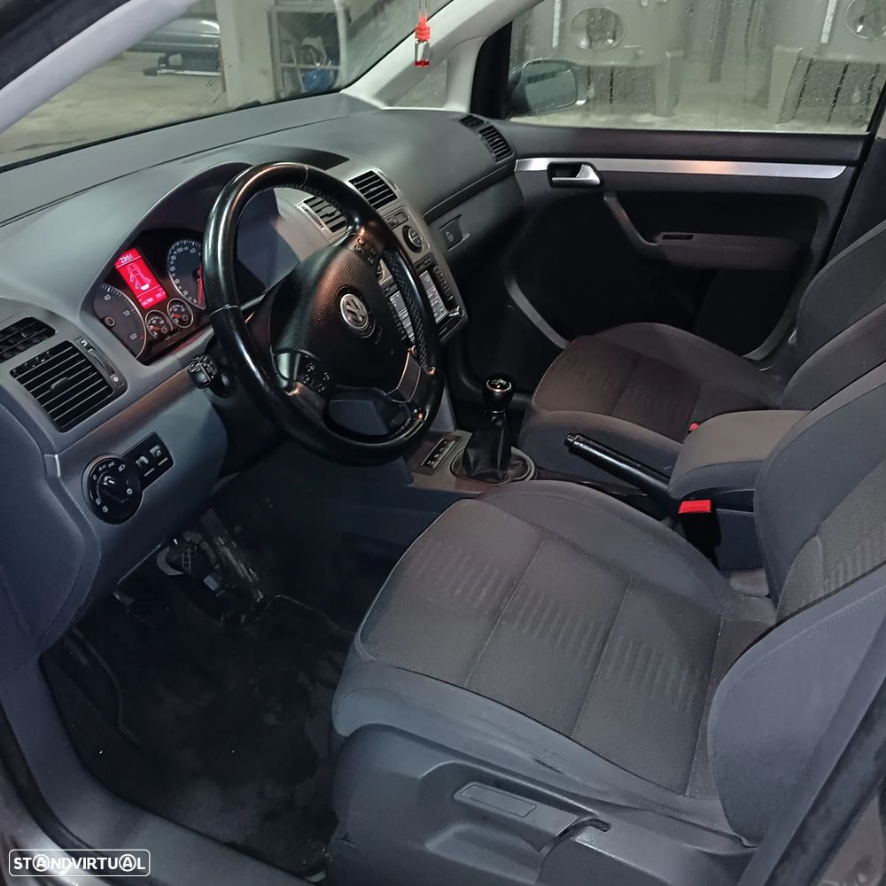 VW Touran 2.0 TDI DPF Highline - 16