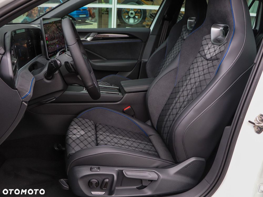 Volkswagen Passat - 16