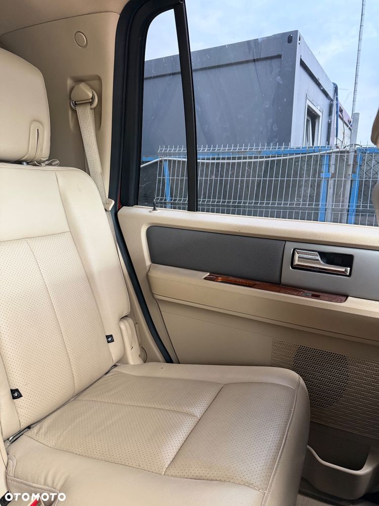 Ford Expedition - 8