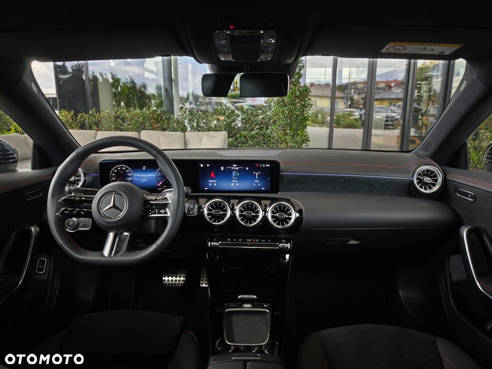 Mercedes-Benz CLA - 17