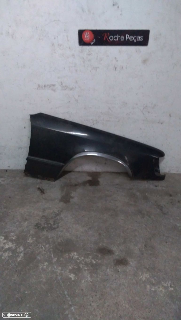 Guarda Lamas Dto Mercedes-Benz 200 - 300 D (124) - 1