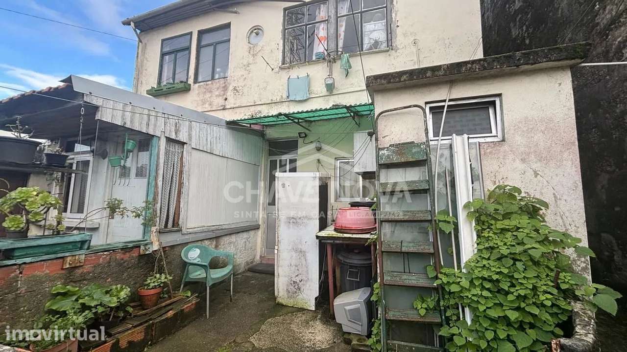 Conjunto de 5 Casas Arrendadas, no Centro de Gaia - Grande imagem: 2/6